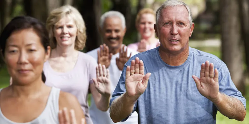 Advantages and Disadvantages of Tai Chi Warm-up