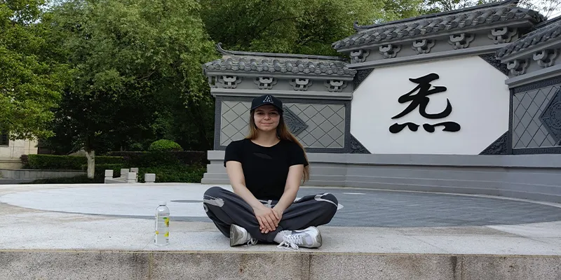 Enter a Kung Fu School In China