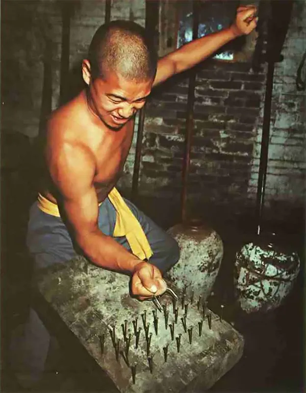 Pulling Out Nails (Bo Ding Gong)